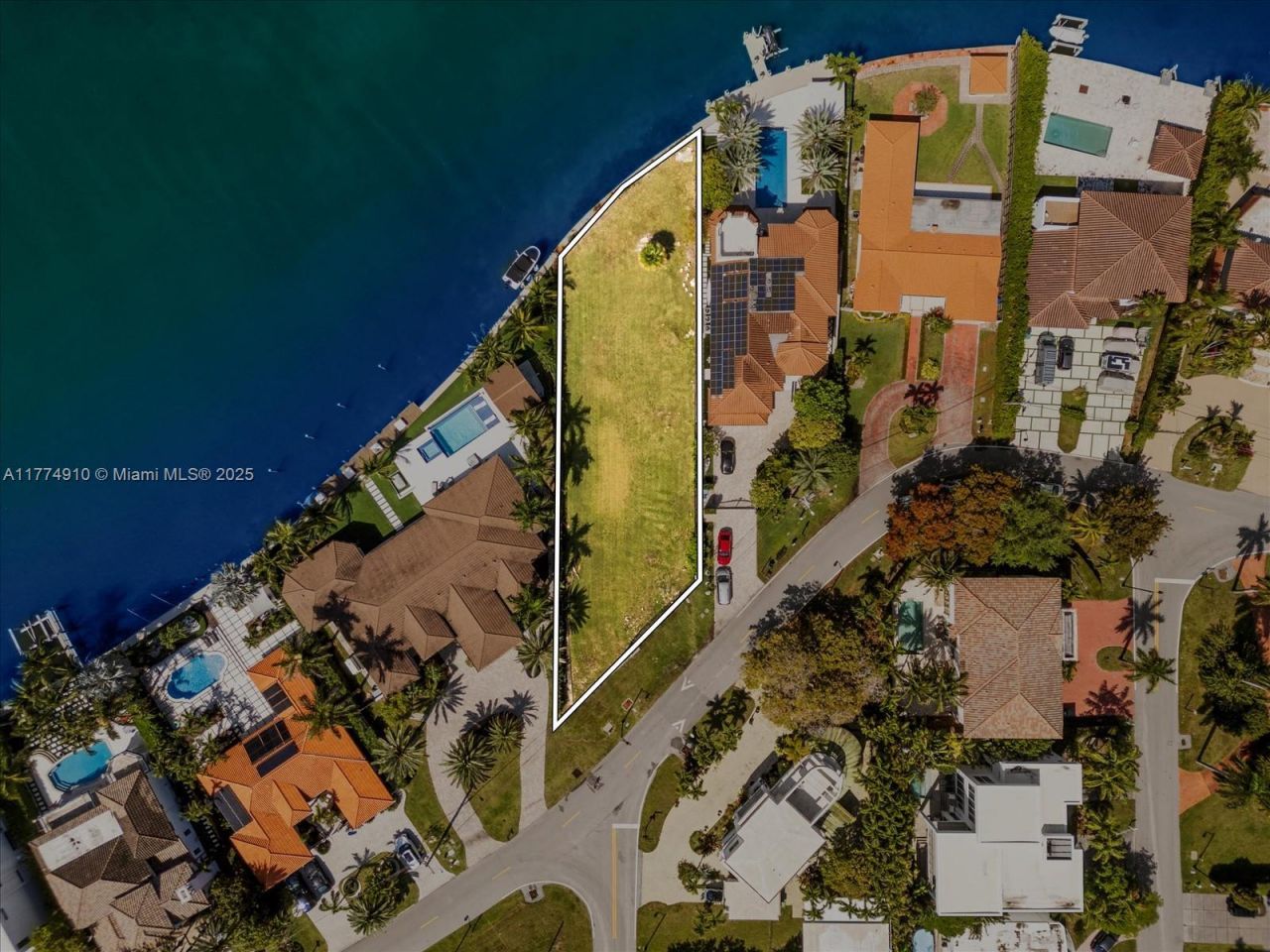 18800 N Bay Rd, Sunny Isles Beach, FL 33160 Photo