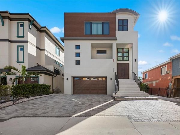 250 Crescent ST, FORT MYERS BEACH, FL 33931