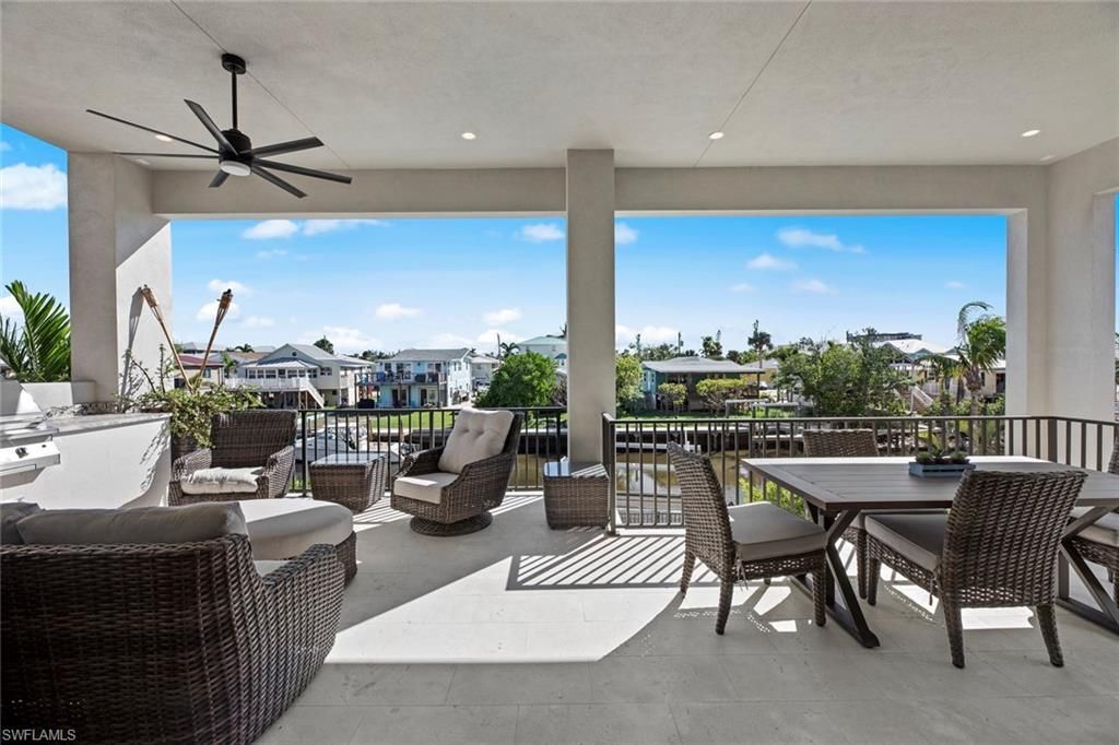 250 Crescent St, Fort Myers Beach, FL 33931 Photo