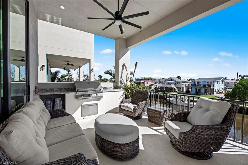 250 Crescent St, Fort Myers Beach, FL 33931 Photo