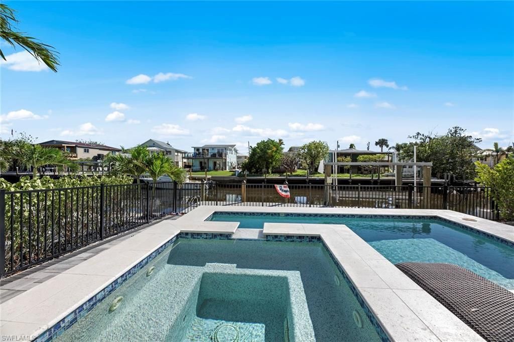 250 Crescent St, Fort Myers Beach, FL 33931 Photo