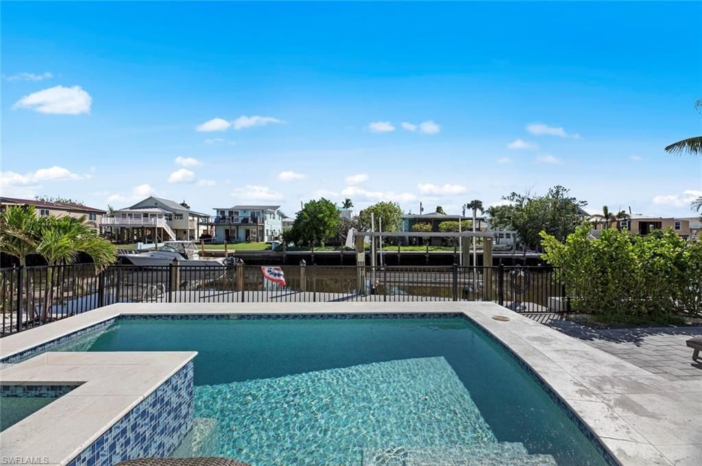 250 Crescent St, Fort Myers Beach, FL 33931 Photo