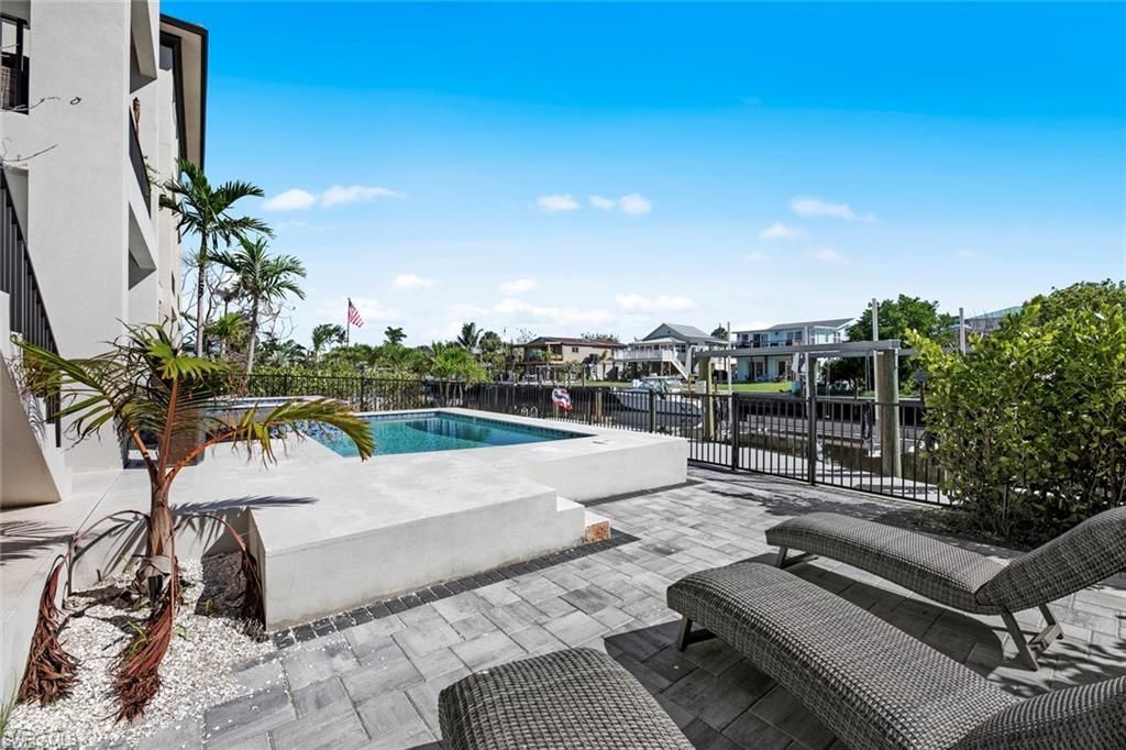 250 Crescent St, Fort Myers Beach, FL 33931 Photo