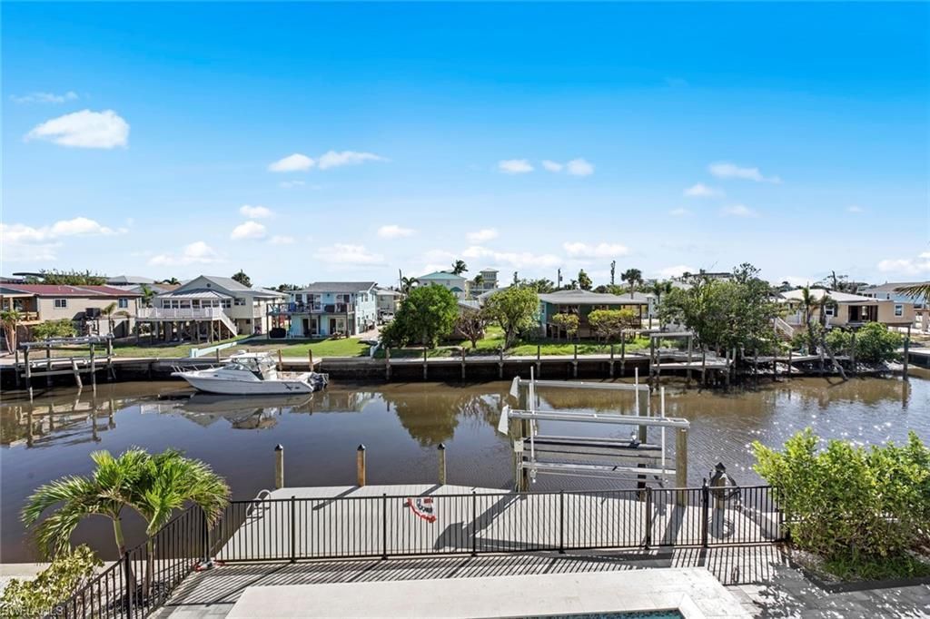 250 Crescent St, Fort Myers Beach, FL 33931 Photo