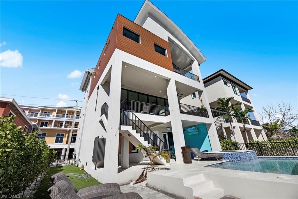 250 Crescent St, Fort Myers Beach, FL 33931 Photo