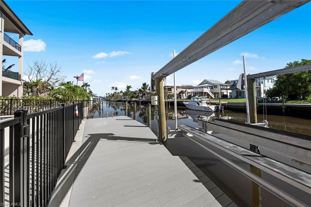 250 Crescent St, Fort Myers Beach, FL 33931 Photo