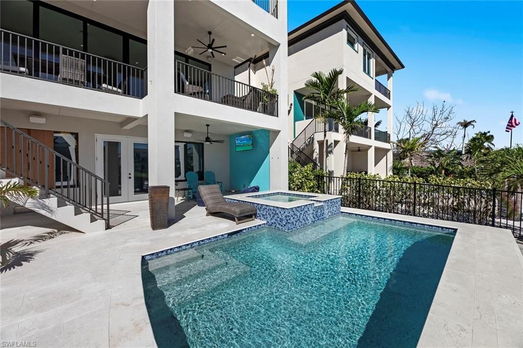 250 Crescent St, Fort Myers Beach, FL 33931 Photo