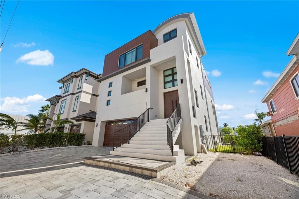 250 Crescent St, Fort Myers Beach, FL 33931 Photo