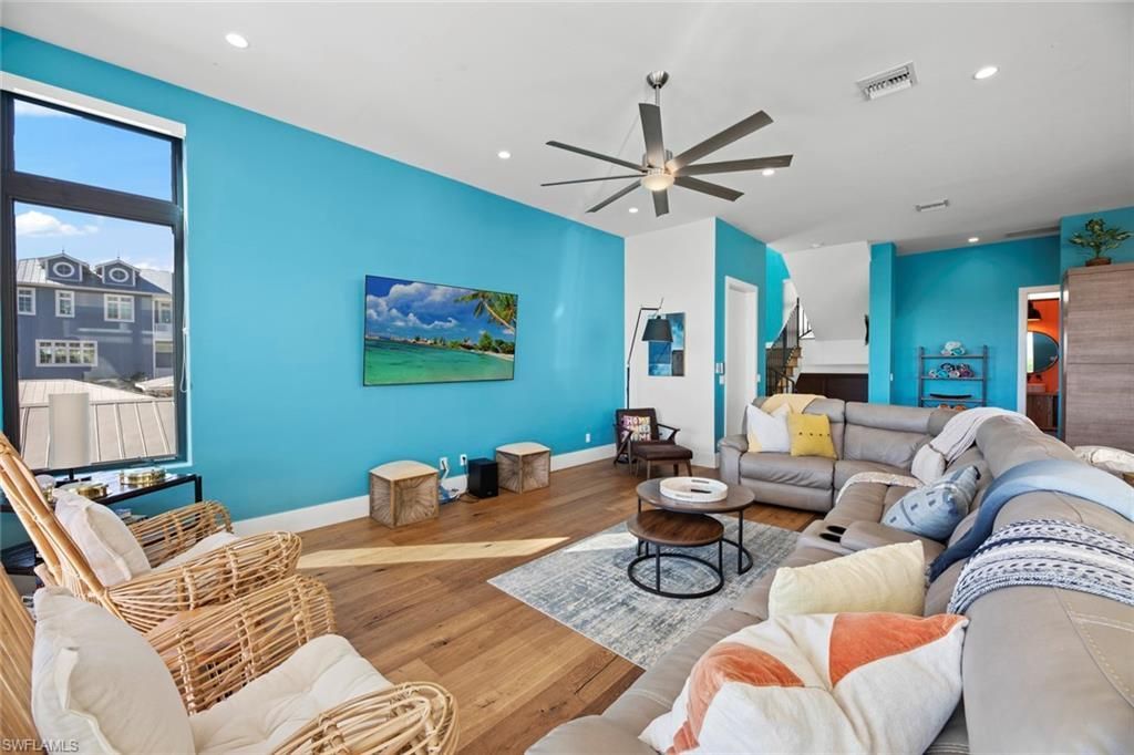 250 Crescent St, Fort Myers Beach, FL 33931 Photo