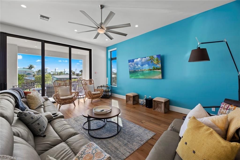 250 Crescent St, Fort Myers Beach, FL 33931 Photo