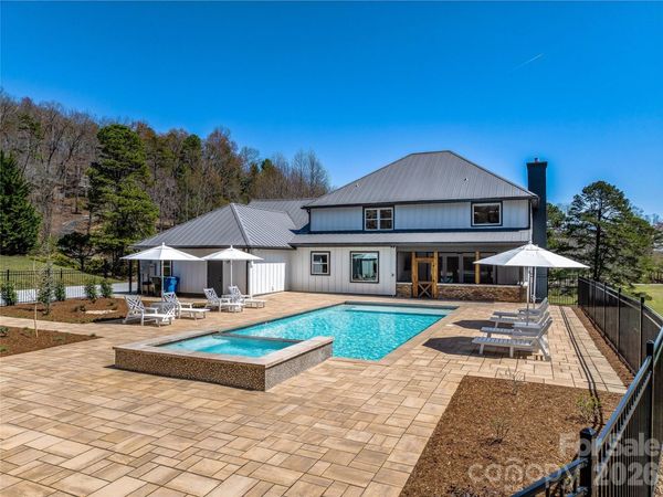 59 W Bradford Hill Road, Mills River, NC 28759