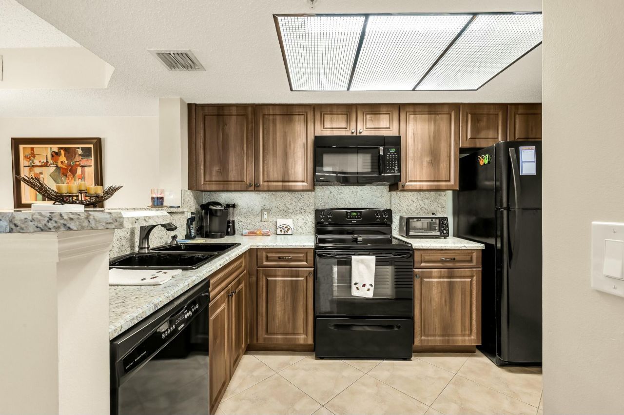 5031 Wiles Road, Unit 107, Coconut Creek, FL 33073 Photo