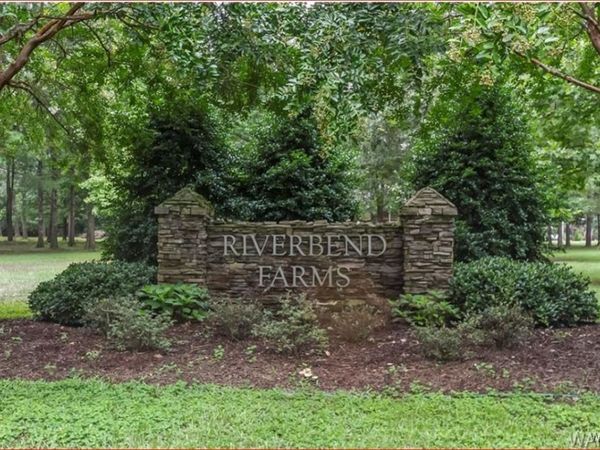 13615 Riverbend Road, Moundville, AL 35474