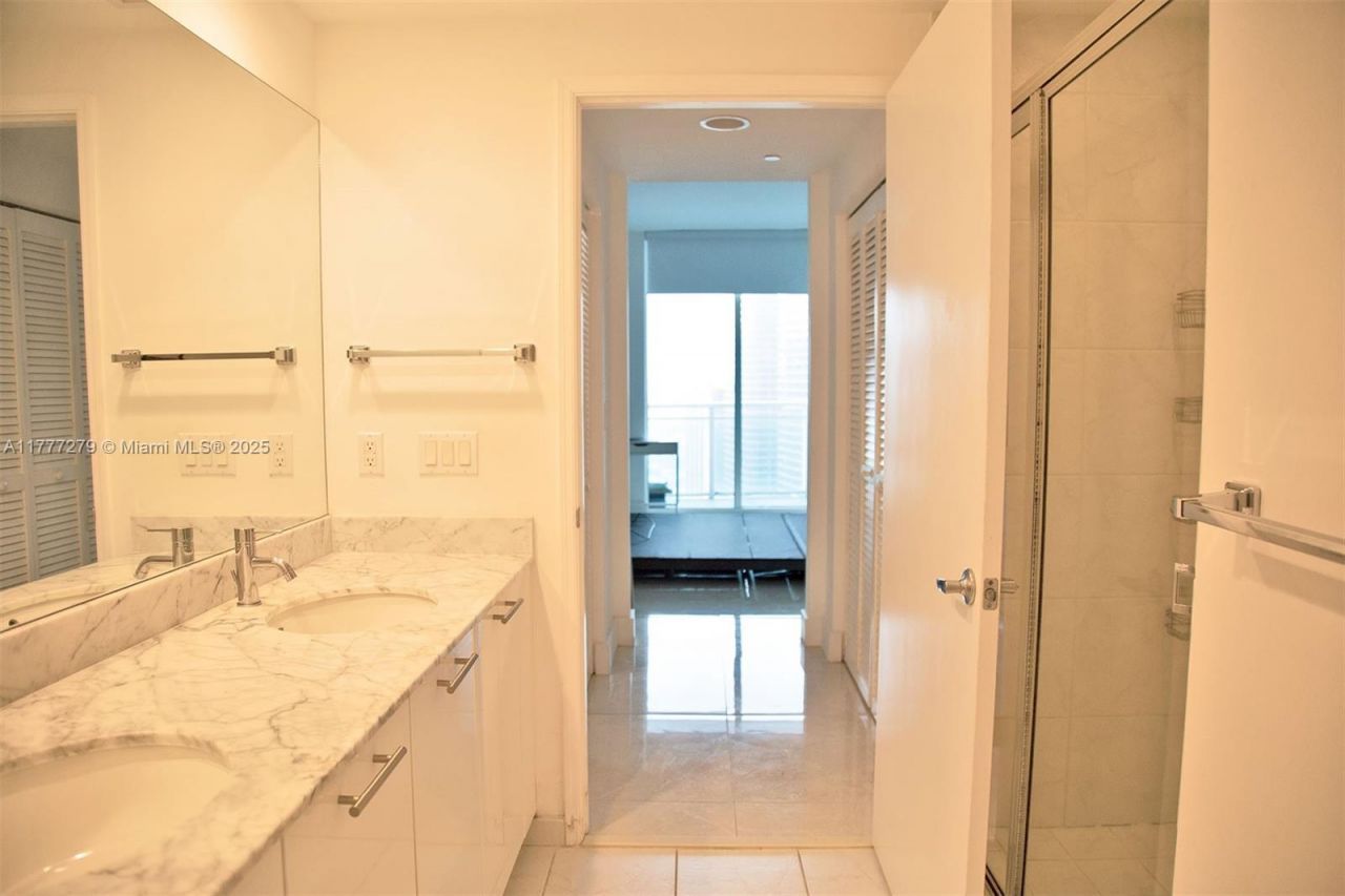 951 Brickell Ave, Unit 3007, Miami, FL 33131 Photo