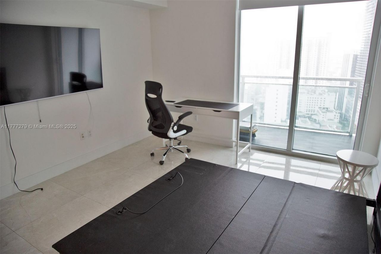 951 Brickell Ave, Unit 3007, Miami, FL 33131 Photo