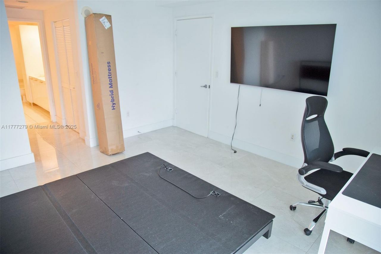 951 Brickell Ave, Unit 3007, Miami, FL 33131 Photo