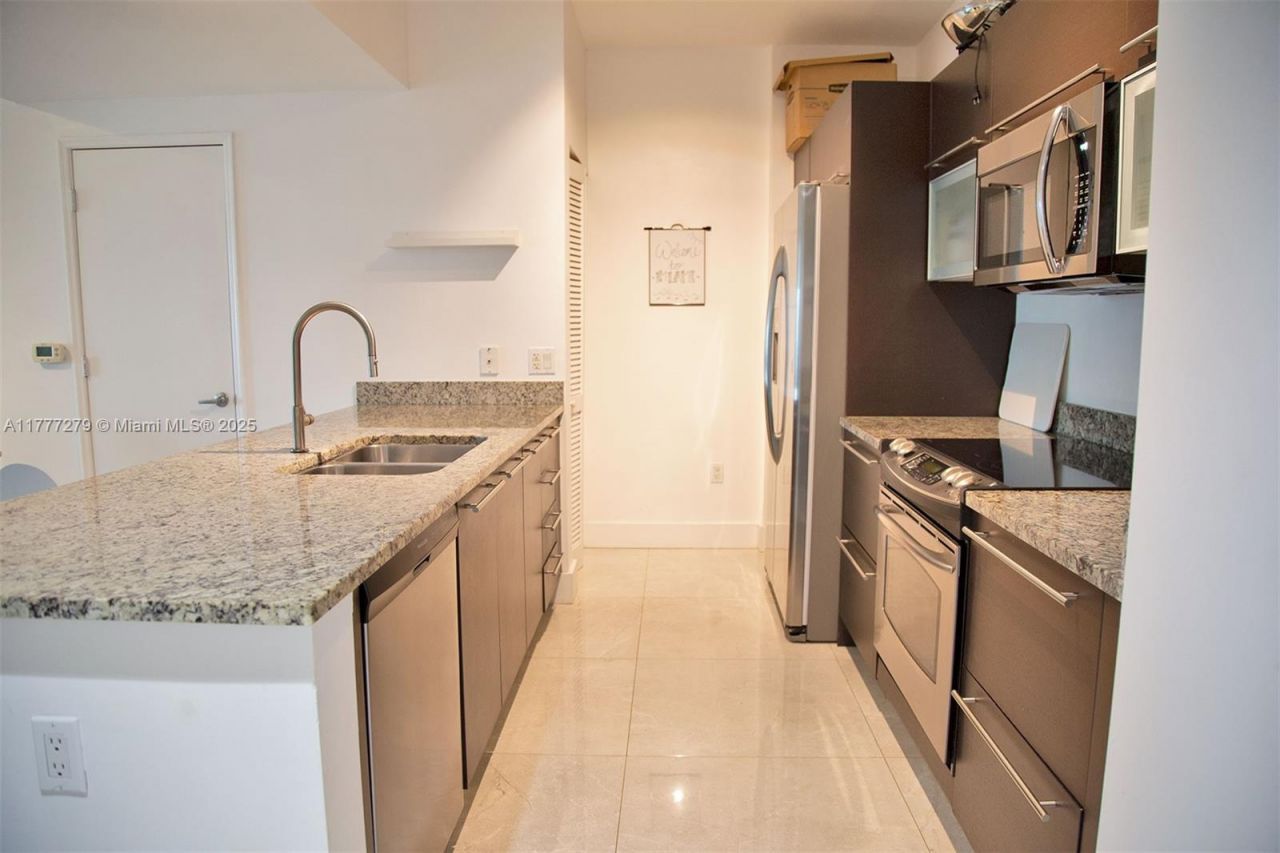 951 Brickell Ave, Unit 3007, Miami, FL 33131 Photo