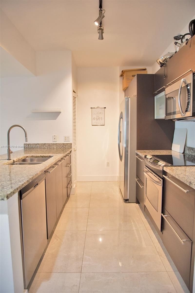 951 Brickell Ave, Unit 3007, Miami, FL 33131 Photo