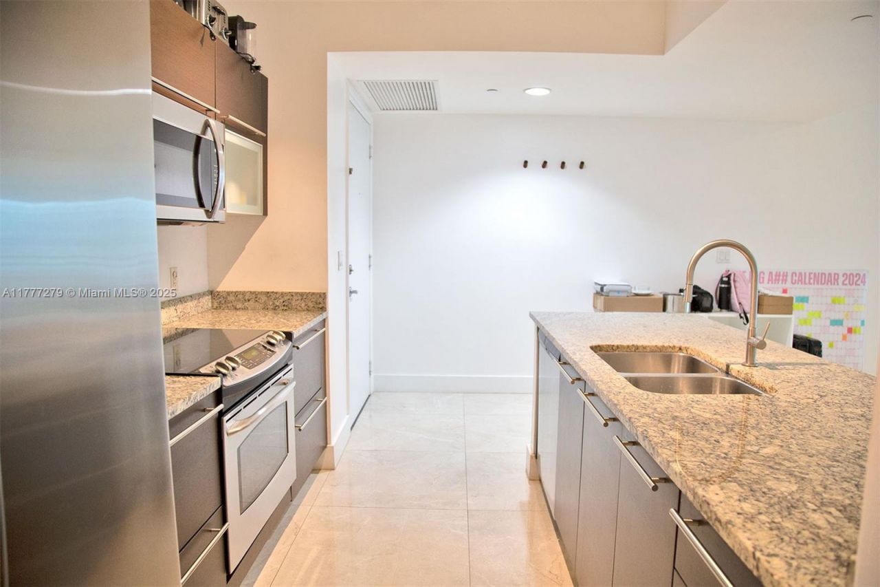 951 Brickell Ave, Unit 3007, Miami, FL 33131 Photo