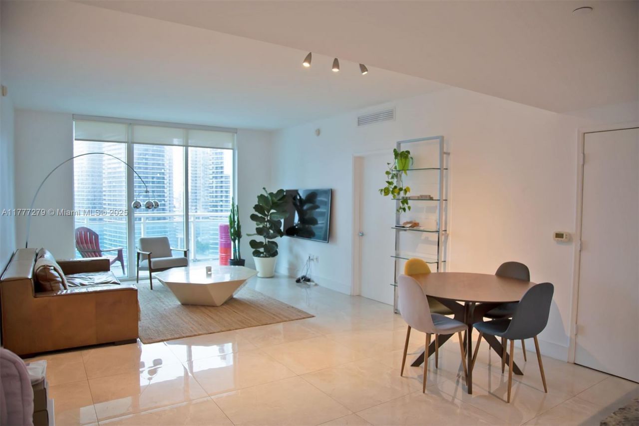 951 Brickell Ave, Unit 3007, Miami, FL 33131 Photo