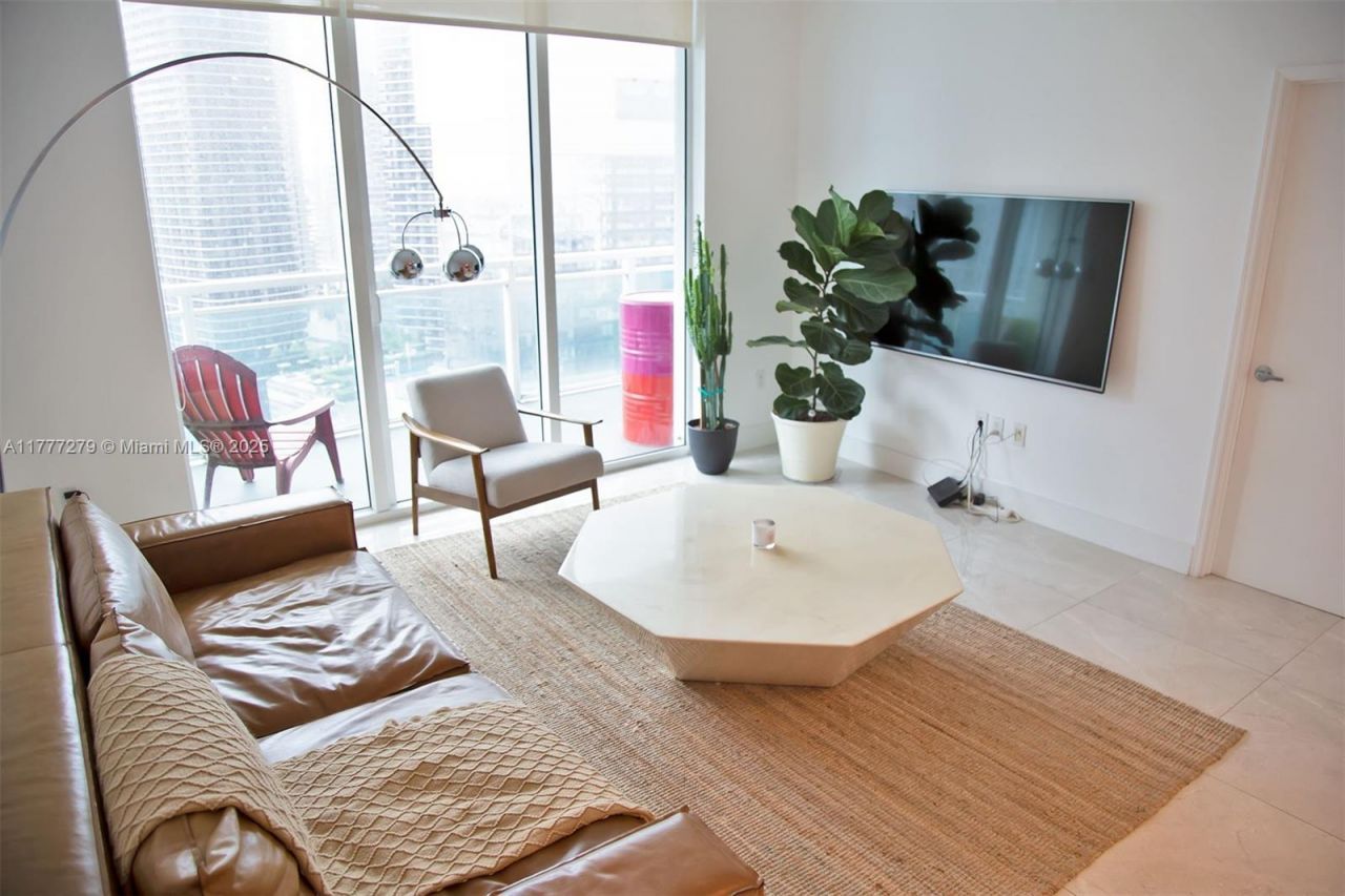 951 Brickell Ave, Unit 3007, Miami, FL 33131 Photo