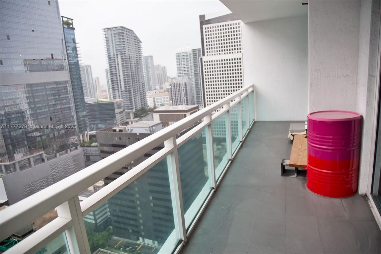 951 Brickell Ave, Unit 3007, Miami, FL 33131 Photo