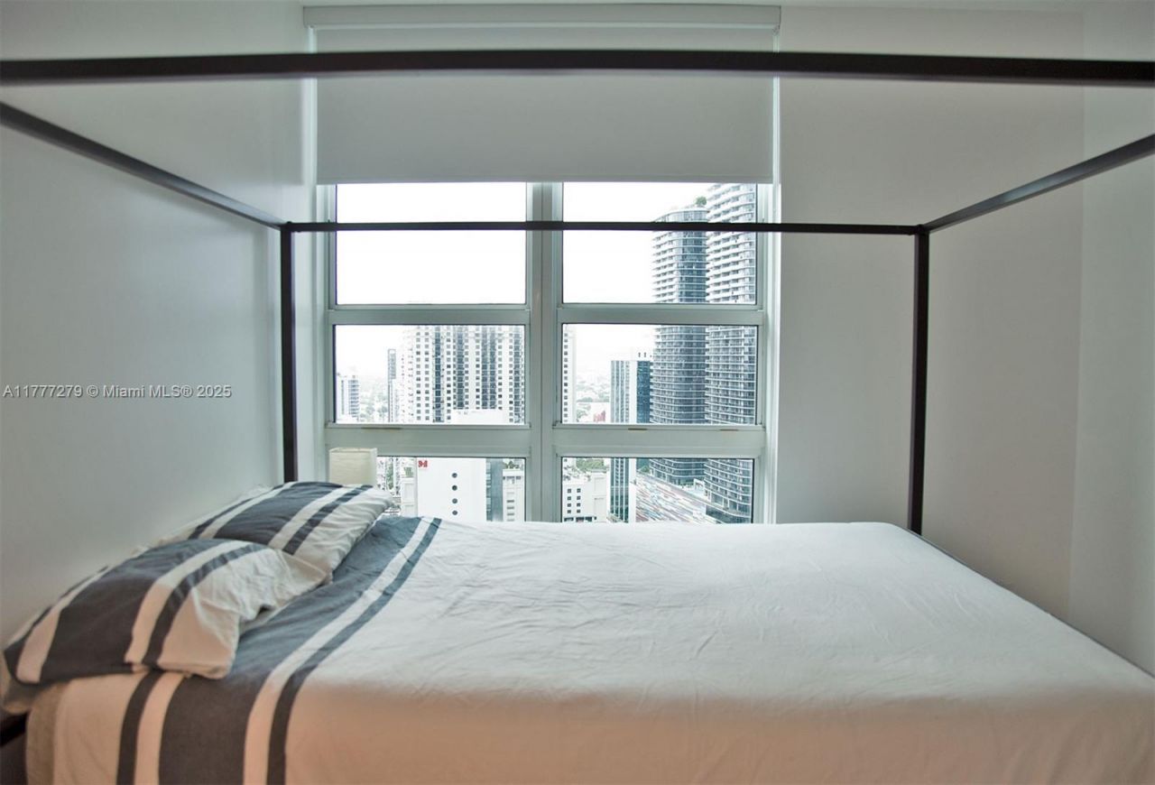 951 Brickell Ave, Unit 3007, Miami, FL 33131 Photo