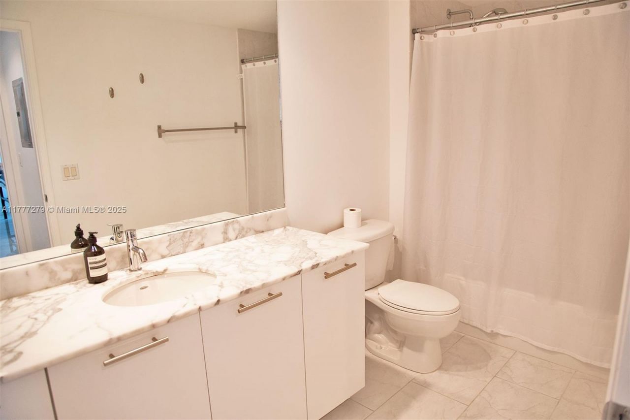 951 Brickell Ave, Unit 3007, Miami, FL 33131 Photo