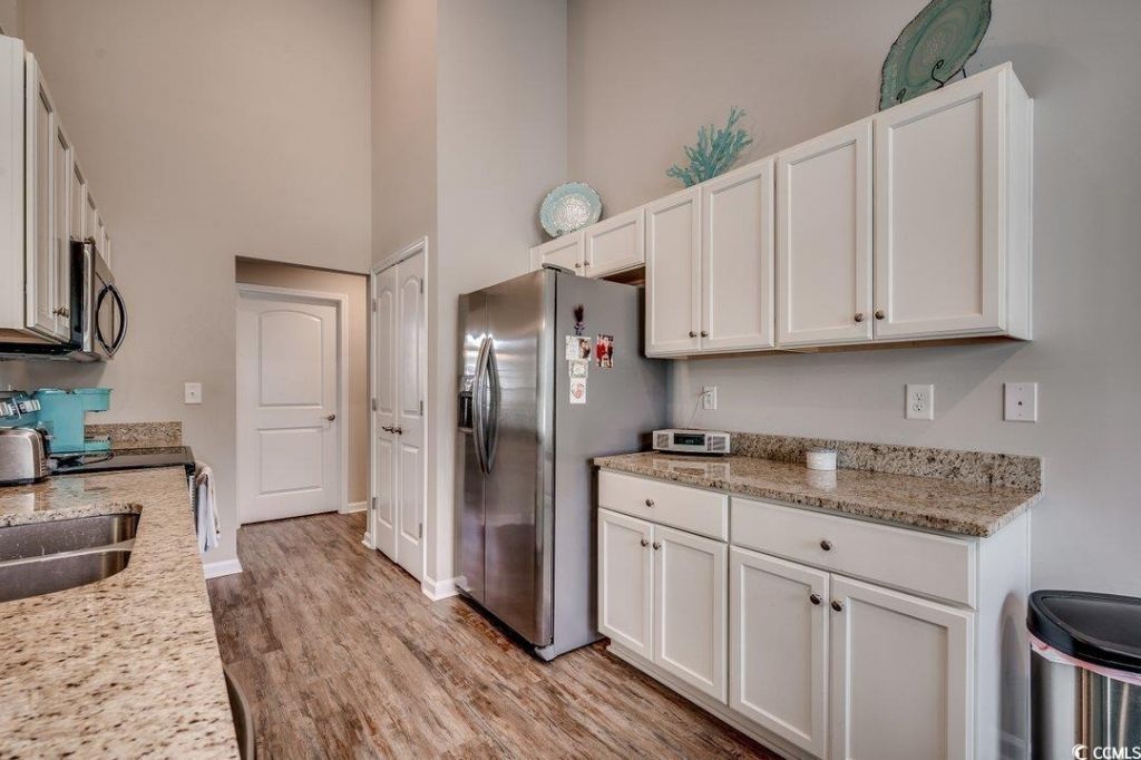 669 Sun Colony Blvd. Photo 12