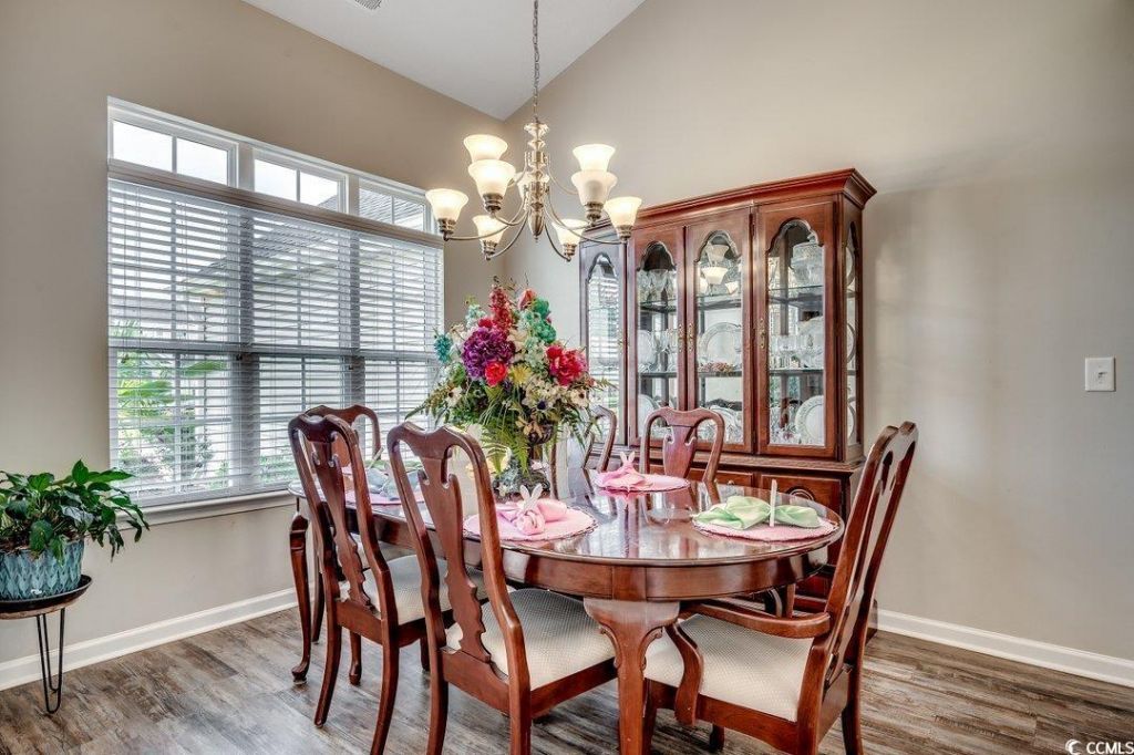 669 Sun Colony Blvd. Photo 4