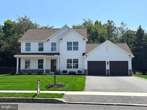 25 ESSEX DRIVE, CARLISLE, PA 17015