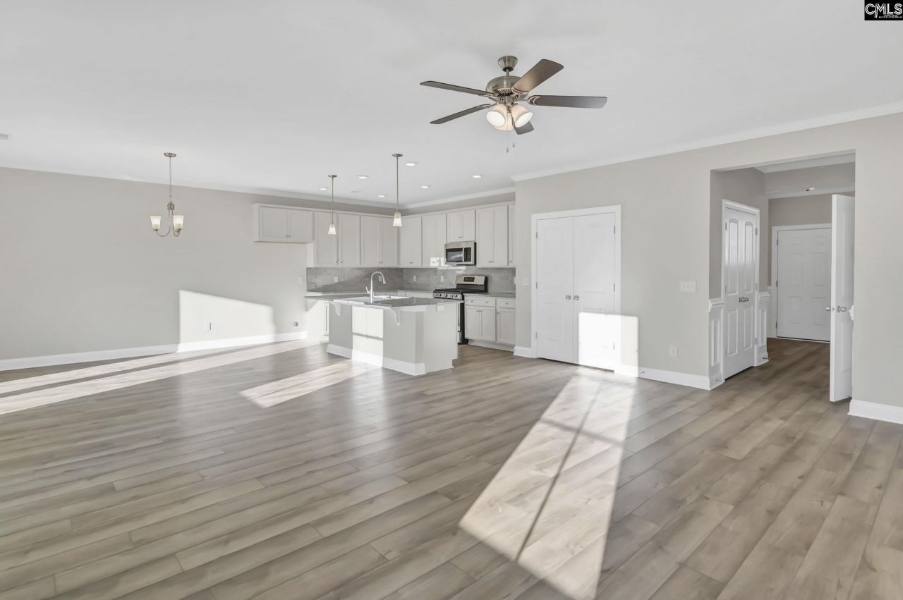 611 Thunder Gulch Avenue Photo 20