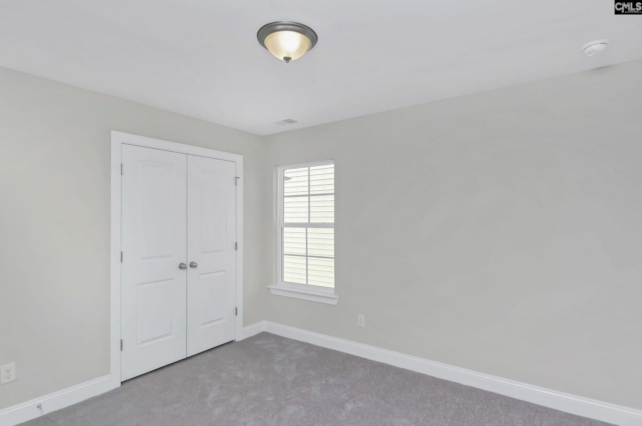 611 Thunder Gulch Avenue Photo 25