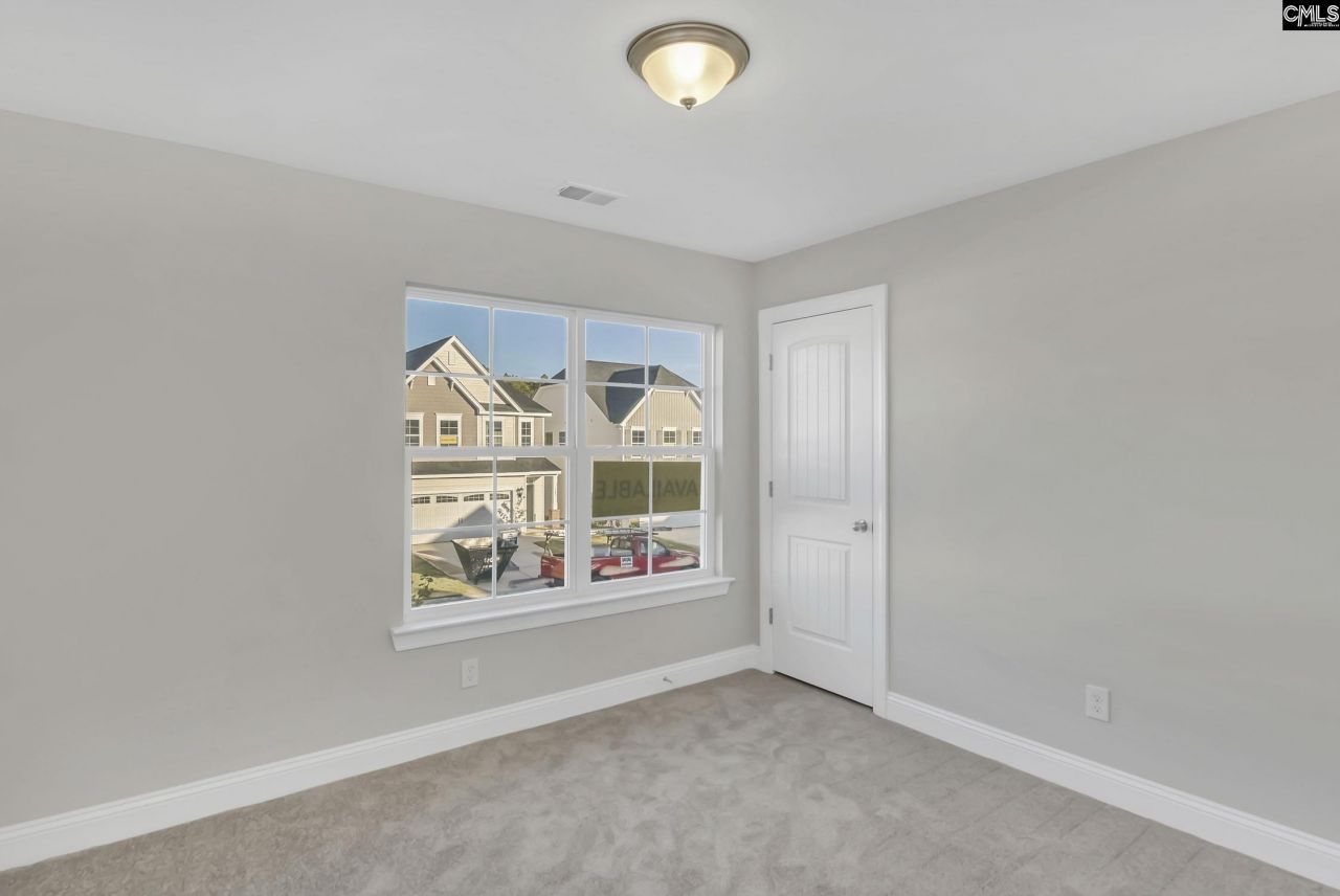 611 Thunder Gulch Avenue Photo 28