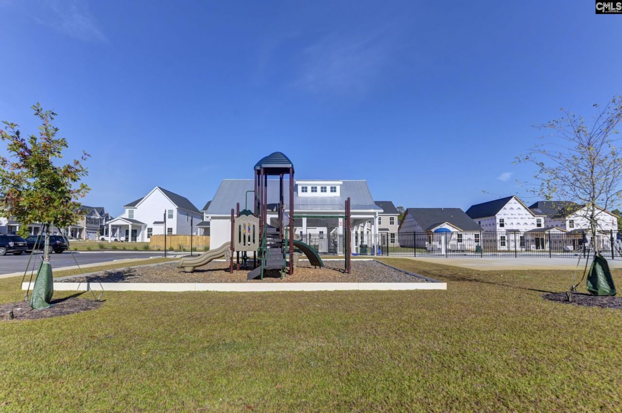 611 Thunder Gulch Avenue Photo 37