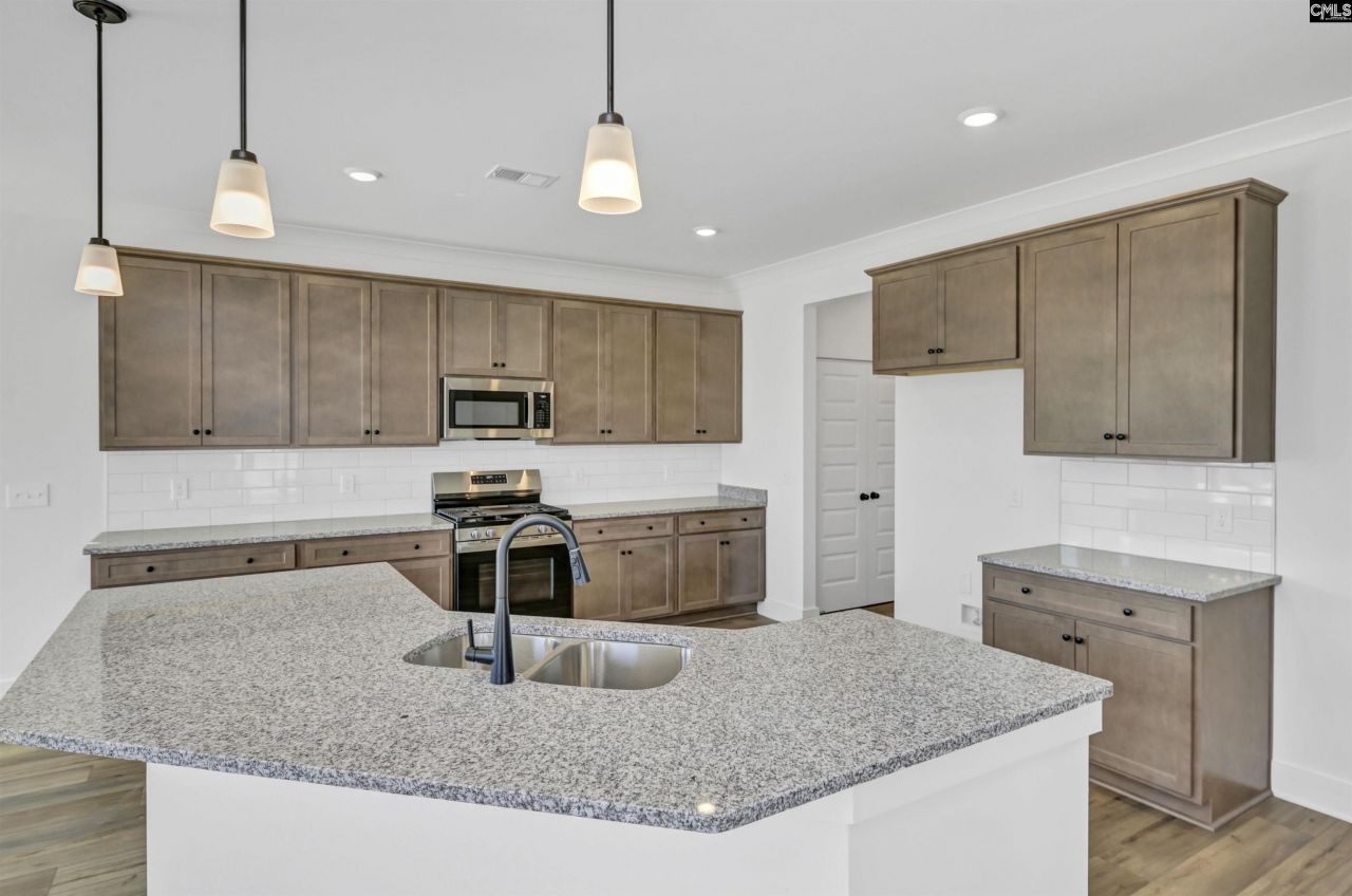 612 Thunder Gulch Avenue Photo 12