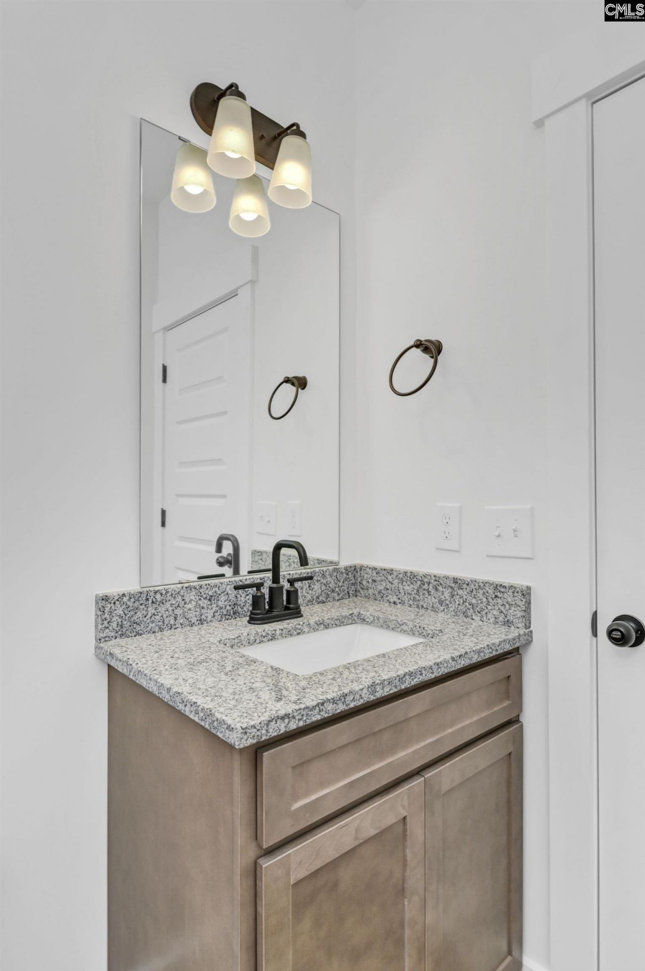 612 Thunder Gulch Avenue Photo 6