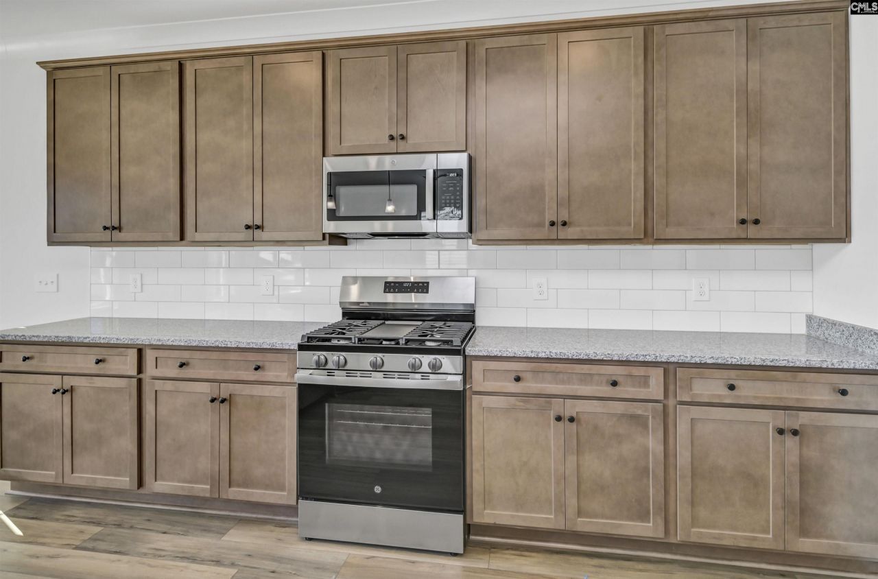 612 Thunder Gulch Avenue Photo 8