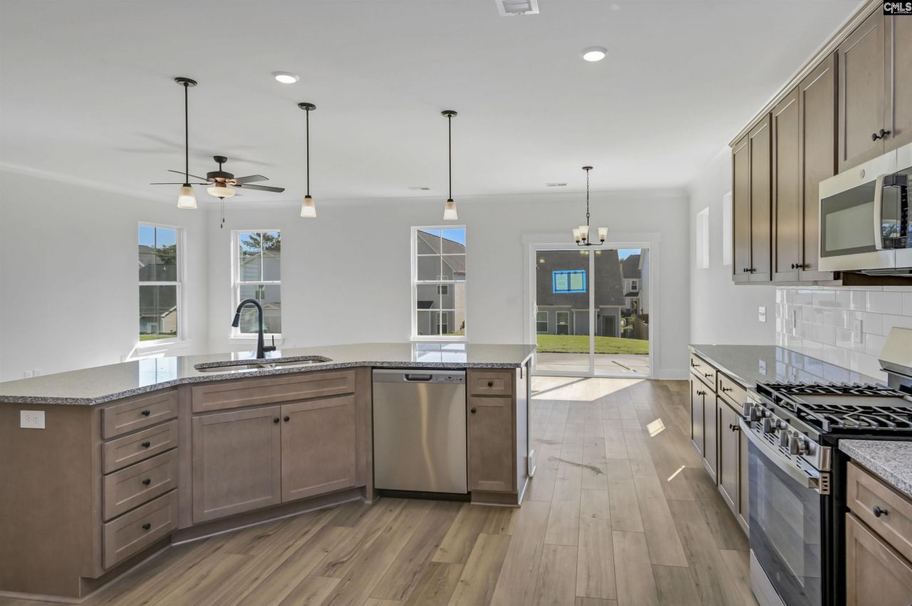 612 Thunder Gulch Avenue Photo 9