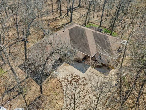 9 Aldershot Drive, Bella Vista, AR 72714