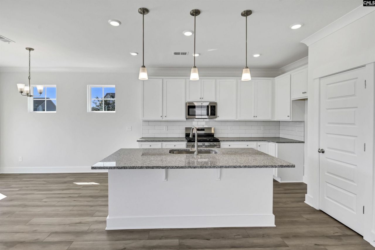 608 Thunder Gulch Avenue Photo 11