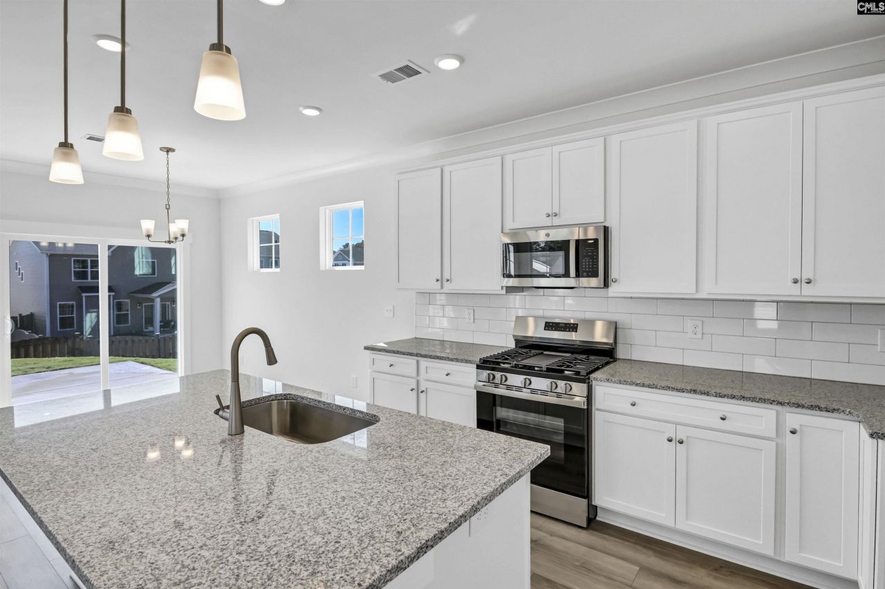 608 Thunder Gulch Avenue Photo 12