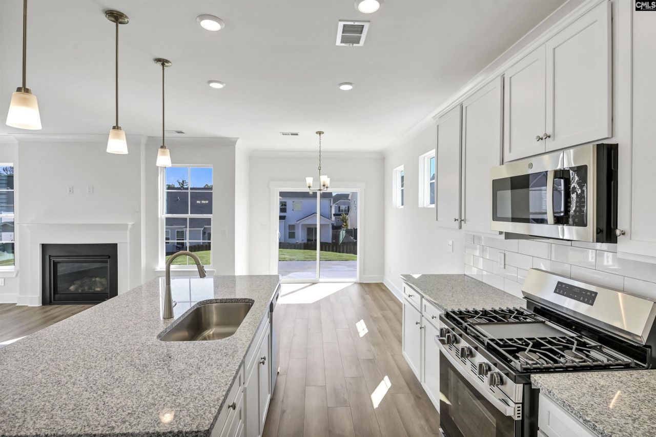 608 Thunder Gulch Avenue Photo 13