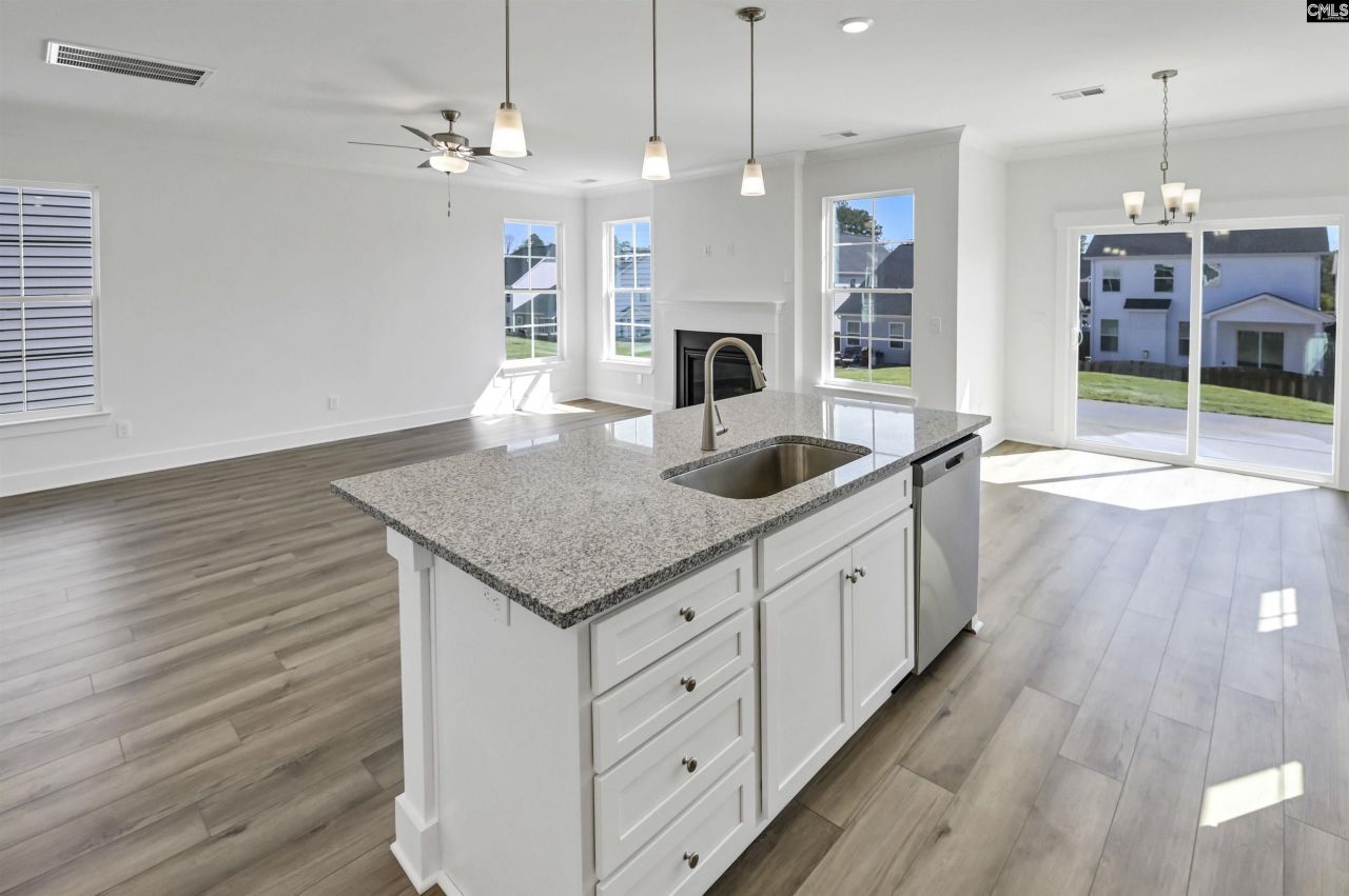 608 Thunder Gulch Avenue Photo 14