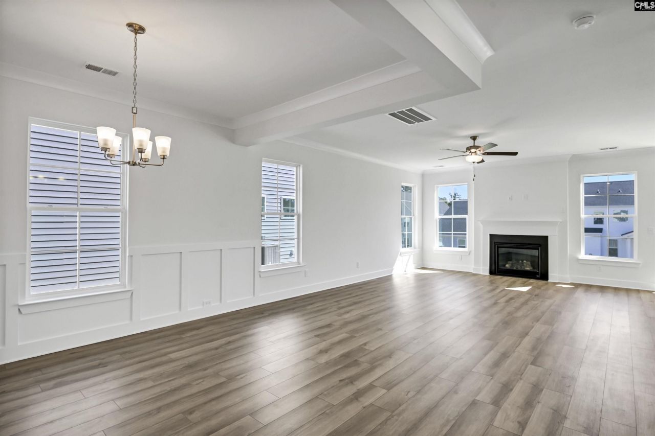 608 Thunder Gulch Avenue Photo 5