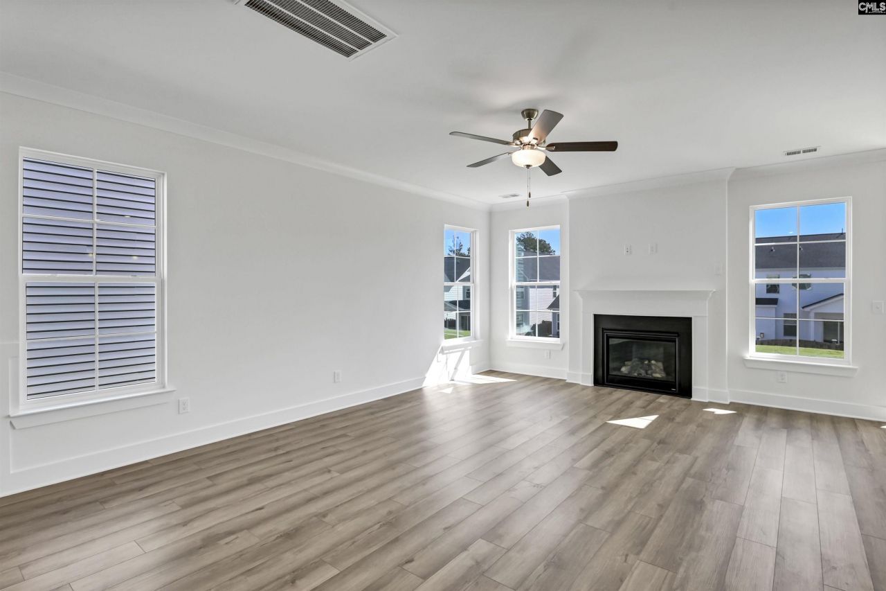 608 Thunder Gulch Avenue Photo 7