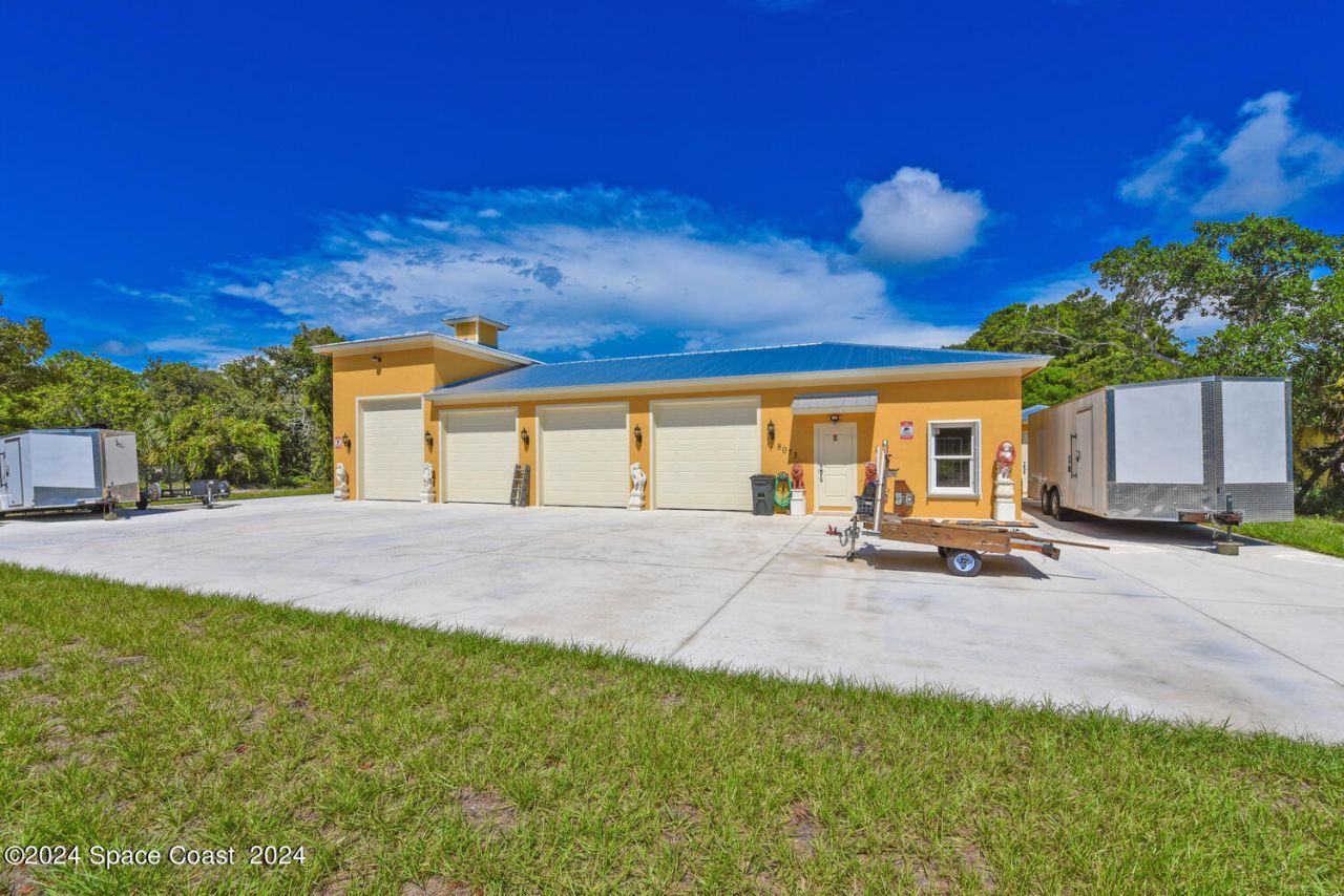 8073 S Indian River S Drive, Fort Pierce, FL 34982 Photo