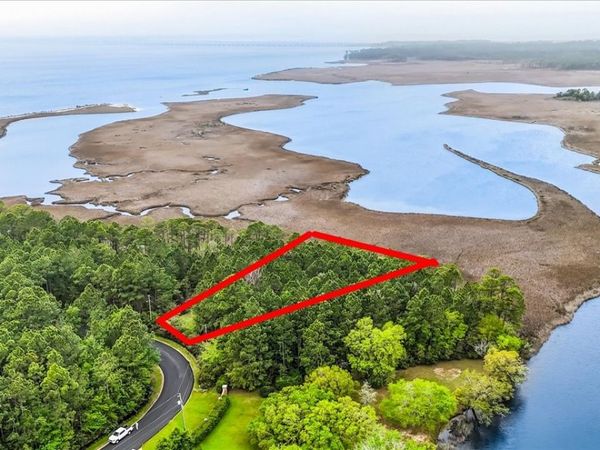 5616 TARPON Court, Milton, FL 32583