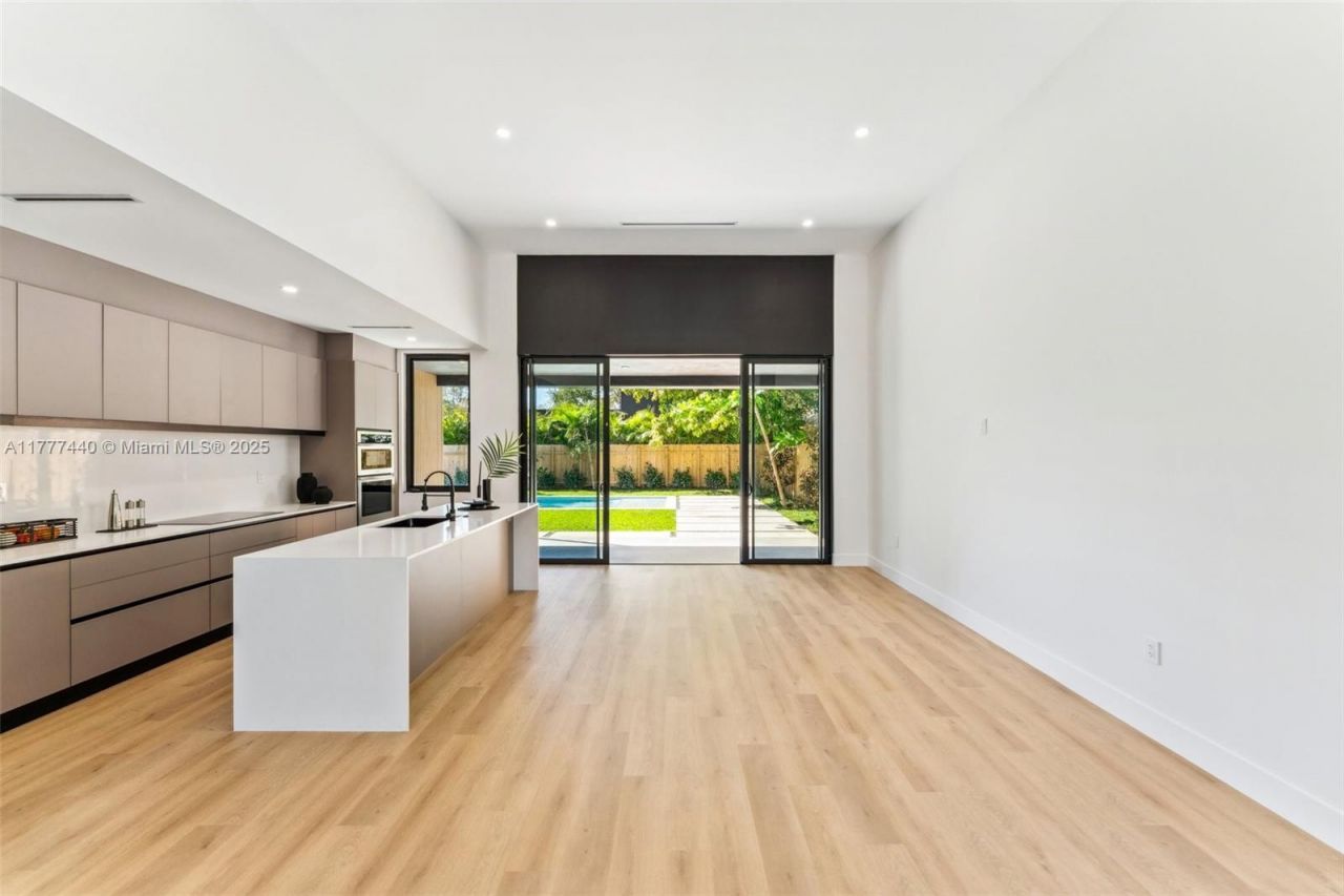 412 NW 47th St, Miami, FL 33127 Photo