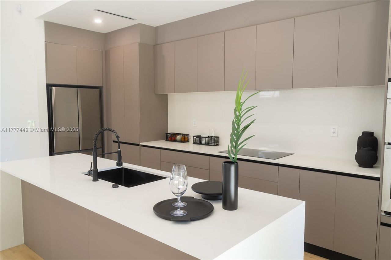 412 NW 47th St, Miami, FL 33127 Photo